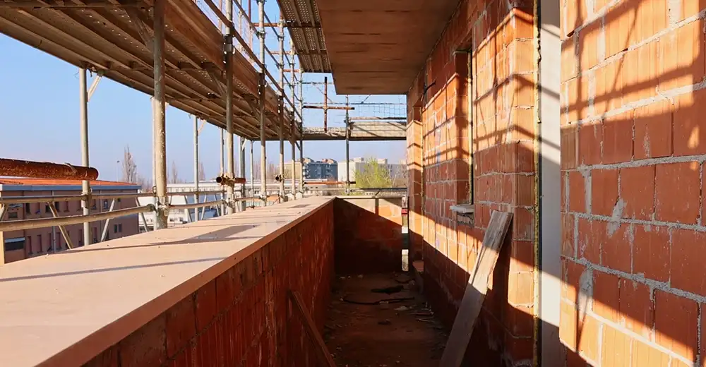 Terrazza lato ovest attico Borgo del Sole Ecotech zona Morbidina CMB Immobiliare
