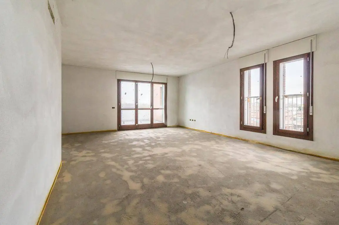 soggiorno-attico-carpine-zona-morbidina-carpi-cmb-immobiliare